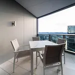 Luxury Waterview 2B2B Apt Wt High Floor In Qw