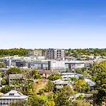 Essence Suites Taringa