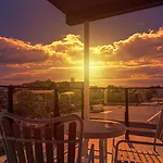 The Windsor, Hotel Rooms & Apartments