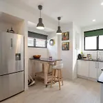 Sophisticated 2-bed With Alfresco Dining Brisbane