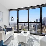 52nd Floor With Panoramic Views Of Apartment *
