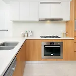 Panoramic 3-Bedroom Skyscape With Free Parking