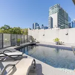 Quirky Cbd Studio With Pool Sauna And Balcony