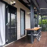 Sophisticated 2-Bed Home With Alfresco Dining