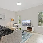 Central Cosy 2-Bed With Pool And Near Qut & Cbd