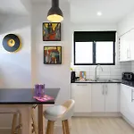 Sophisticated 2-bed With Alfresco Dining * Brisbane