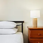 Charming 2-bed With Views Apartment Brisbane