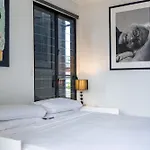 Sophisticated 2-bed With Alfresco Dining * Brisbane