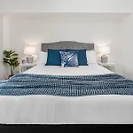 2-bed Near Cbd With Pool Sauna & Bbq * Brisbane