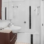 2-bed Near Cbd With Pool Sauna & Bbq Apartment