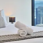 Panoramic 3-bedroom Skyscape With Free Parking Apartment