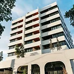 Rambla At Perry House