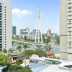 Cbd High-Rise 1-Bed With Pool, Gym & View