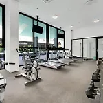 Kangaroo Point 2-Bed Flat With Gym & Pool