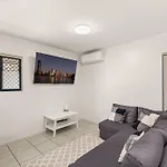 Central South Brisbane Stay With Pool Access
