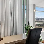Hampton's Haven On Level 17 In Casino Towers Apartment *