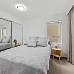 Prime With Pool, Gym And Parking Brisbane
