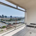 Apartment Hampton's Haven On Level 17 In Casino Towers *