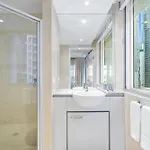 2-bed Pad With Pool & Gym Apartment Brisbane