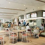 Hotel The Star Grand