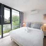 Spacious 4br Family Near Garden Holiday home Brisbane