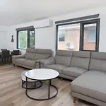 Holiday home Spacious 4br Family Near Garden Brisbane
