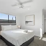 Retreat With Parking Close To Greenslopes Hospital Holiday home