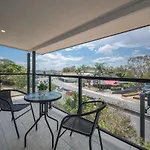 Urban Luxe Retreat 3-level Stylish Near Cbd *