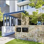 Urban Retreat - Shared With Queen Bed And Private Ensuite *