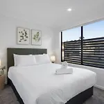 Holiday home Retreat With Parking Close To Greenslopes Hospital Brisbane