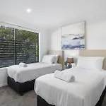 Holiday home Retreat With Parking Close To Greenslopes Hospital