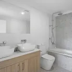 Retreat With Parking Close To Greenslopes Hospital * Brisbane