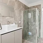 Cozy Little Charm Unit In Eight Miles Plain
