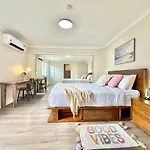 Holiday home Steps From Sunnybank Hills Shopping Spacious *