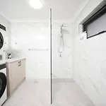 Spacious 4br Family Near Garden Holiday home Brisbane