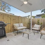 Retreat With Parking Close To Greenslopes Hospital * Brisbane