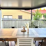 Steps From Sunnybank Hills Shopping Spacious * Brisbane