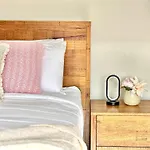 Steps From Sunnybank Hills Shopping Spacious Brisbane