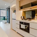 Apartment Stylish 2b1b In Qw Brand New & Step To Casino