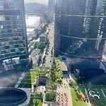 Stylish 2B1B In Qw Brand New & Step To Casino