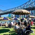 Rivercity Haven - Luxe City Stay Breathtaking View