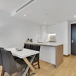 Fortitude Valley 1Brm With Skyline Views