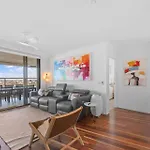 Apartment River Place