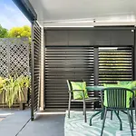 Modern 1-Bed Retreat With Patio & Shed Access