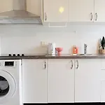 2 Bedrooms Comfort Haven In Paddington
