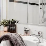 Seednest Comfort & Convenience In Cbd Core Apartment Brisbane