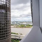 Stylish 2B1B In Qw Brand New & Step To Casino