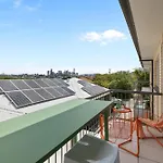 Pine Street Bulimba Apartment