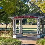 New Farm Sophisticated Retro - 3Bed-1Bath-1Car-Views