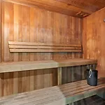 Central City 2Br Apt With Balcony, Pool, Gym And Wifi